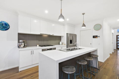 Merrijig Haven 78 - Pubs and Clubs 2