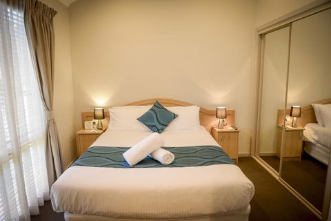 Merry Beach Caravan Park - Pubs and Clubs 3