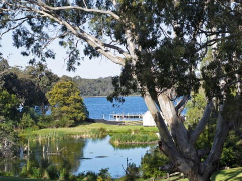 Metung Villa 17 At McMillans - Pubs and Clubs 2