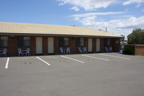 Mid Town Inn Narrabri - Go Out 2