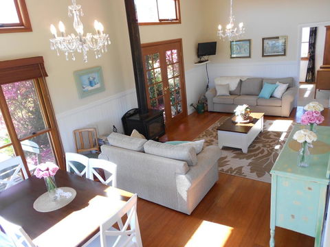 Milton Country Retreat - Pubs and Clubs 2