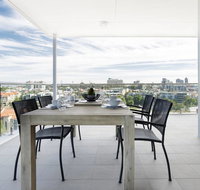 Minimalist Penthouse Condo with Skyline Vistas - Pubs and Clubs