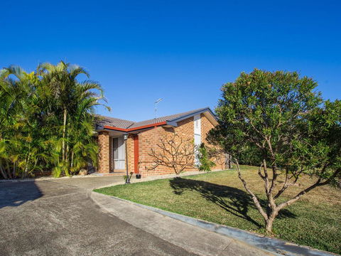 Minnibah 20 - Pubs and Clubs 1