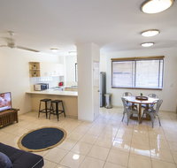 Minnie St 2 Bedroom / 2 Bathroom Apartment - Pubs and Clubs