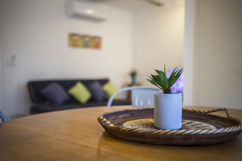 Minnie St 2 Bedroom / 2 Bathroom Apartment - Pubs and Clubs 3