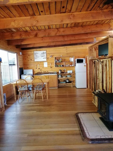 Minnow Cabins Lower Beulah - Pubs and Clubs 3