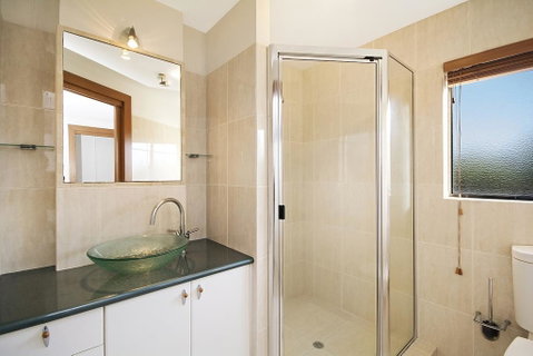 Minutes Walk To Peregian Beach And Surf! - Unit 1/28 Pelican Street - Pubs and Clubs 1
