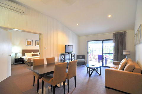 Mission Beach Resort - Pubs and Clubs 3