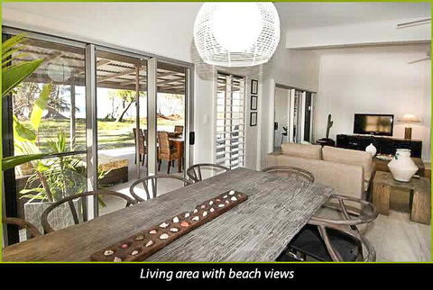 Mission Belle - Stunning Beachfront House - Pubs and Clubs 0