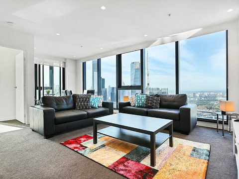 MJ Shortstay Apartments - Platinum Tower - Go Out 1