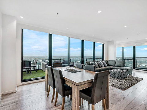 MJ Shortstay Apartments - Platinum Tower - Go Out 3