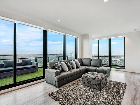 MJ Shortstay Apartments - Platinum Tower - Go Out 2