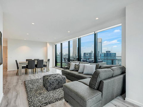 MJ Shortstay Apartments - Platinum Tower - Go Out 0