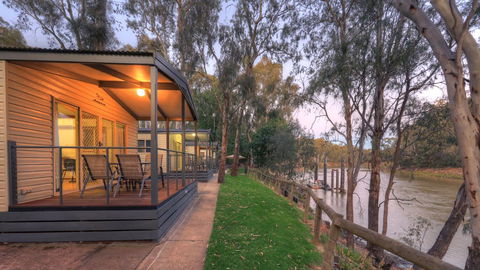 Moama Riverside Holiday Park - Pubs and Clubs 2
