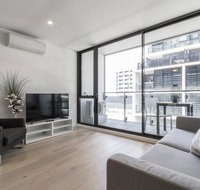 Modern  Bright 2BR Apt- Parking WIFI Pool  Gym - Go Out