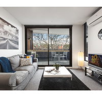 Modern 2 bed apartment in trendy Collingwood - Go Out