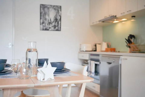 Modern 2 Bedroom Apartment Close To Beach And City - Pubs and Clubs 1