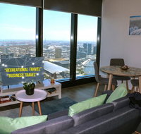 Modern 2BR 2BT Apt with Stunning Ocean Views Netflix Gym Pool and Wine - Go Out