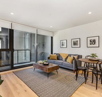 Modern apartment with balcony near Kings Domain - Go Out