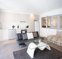 Modern Executive Apartment  Braddon 1BR Wine Wifi Secure Parking Canberra - Go Out