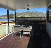 Mograni Views - Pubs and Clubs