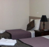 Molika Springs Motel - Pubs and Clubs