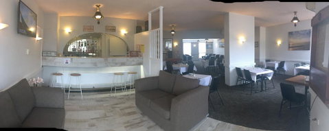 Molly Morgan Motor Inn - Pubs and Clubs 2
