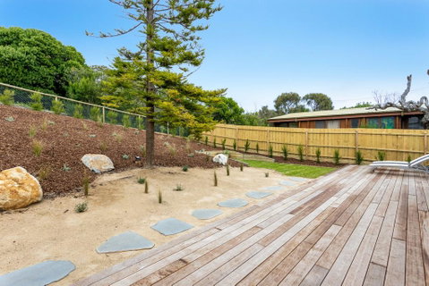 Molly's Beach House: - Pubs and Clubs 3