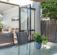 MOMENTS FROM BRADDON ANU SPACIOUS and RELAXED - Go Out