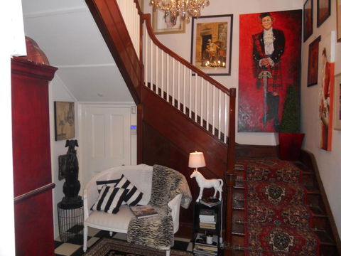 Montrose House - Pubs and Clubs 0