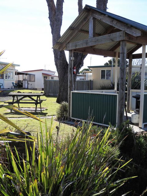 Moomba Holiday And Caravan Park - Go Out 3