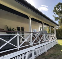 Moongalba Cottage - Pubs and Clubs