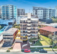 Moreton Towers Unit 1 25 Moreton Pde Kings Beach - Go Out