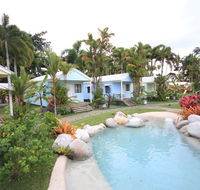 Mossman Motel Holiday Villas - Pubs and Clubs