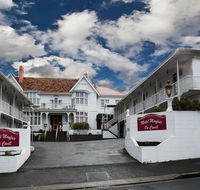 Motel Mayfair on Cavell - Pubs and Clubs