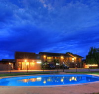 Motel Meneres - Go Out