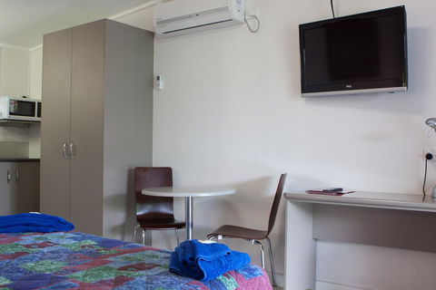 Motel Myall - Pubs and Clubs 1
