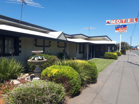 Motel Riverbend - Pubs and Clubs 0