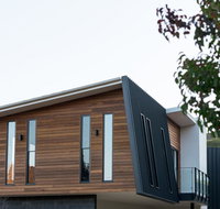 Mountain Mist Retreat - 5 Bedrooms - Pubs and Clubs