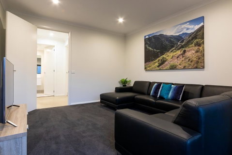Mountain Mist Retreat - 6 Bedrooms - Pubs and Clubs 2