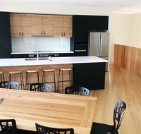 Mountain Mist Retreat - 6 Bedrooms - Pubs and Clubs