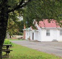 Mountain View Motel - Pubs and Clubs