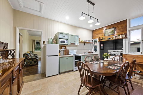 Mountview Homestead Near Toowoomba - Pubs and Clubs 1