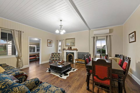 Mountview Homestead Near Toowoomba - Pubs and Clubs 3