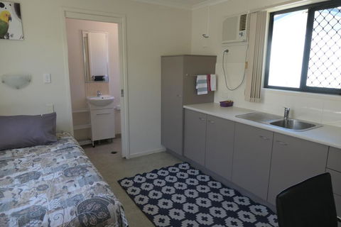 Mt Isa City Motel - Pubs and Clubs 1
