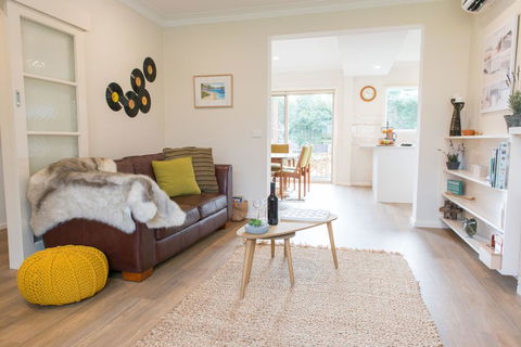 Mudri On Peninsula Getaway - Pubs and Clubs 3