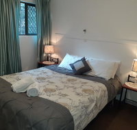 Murray Gardens Cottages  Motel - Pubs and Clubs