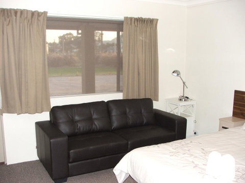 Murray Valley Motel - Pubs and Clubs 0