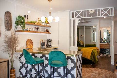 MUSE-Luxe Apartment In Port Douglas - Pubs and Clubs 0