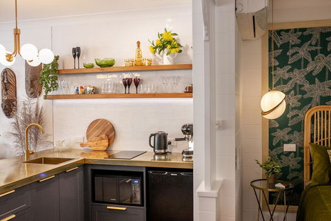 MUSE-Luxe Apartment In Port Douglas - Pubs and Clubs 2
